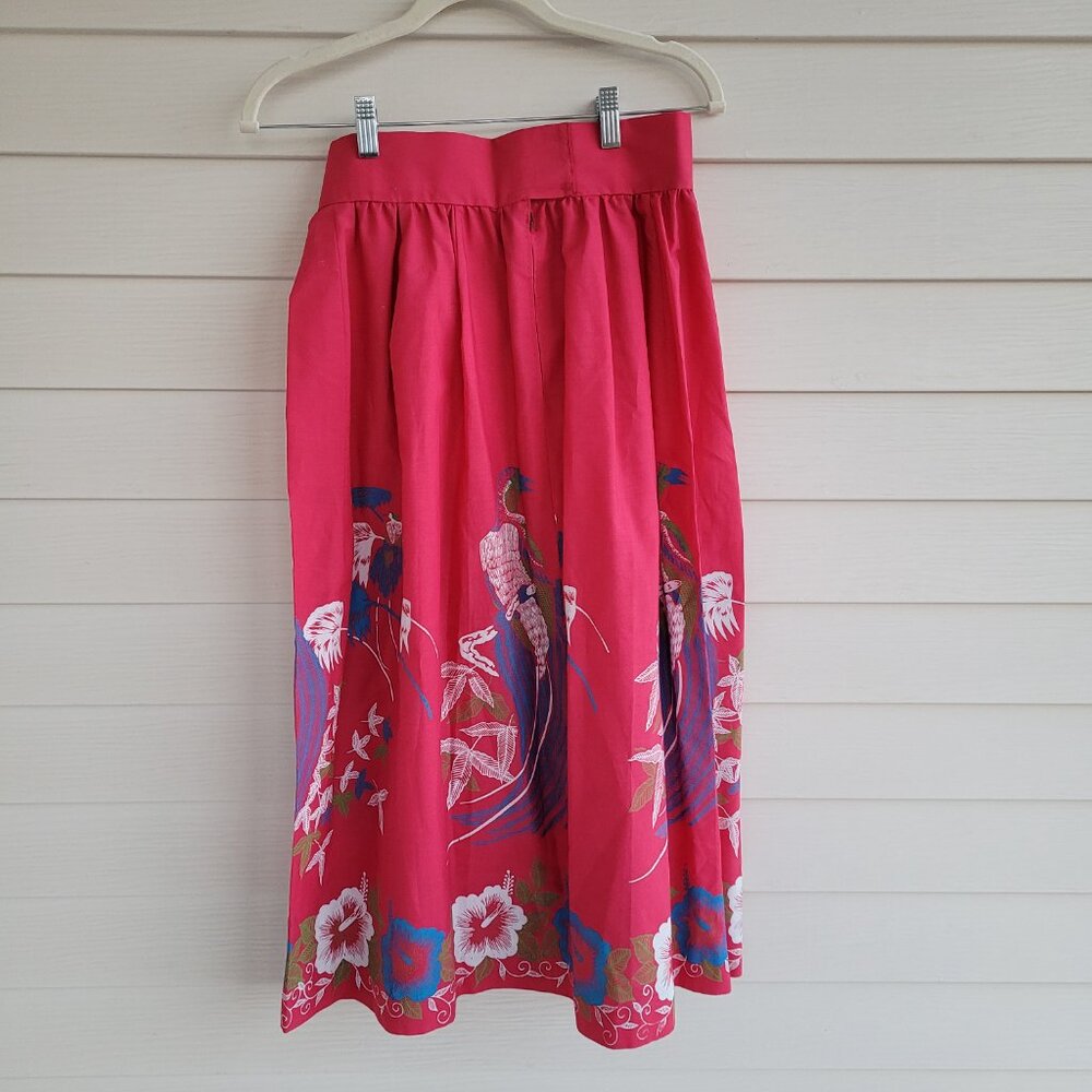 Vintage pink cotton blend skirt with a floral bird painted scene - Picture 5 of 9
